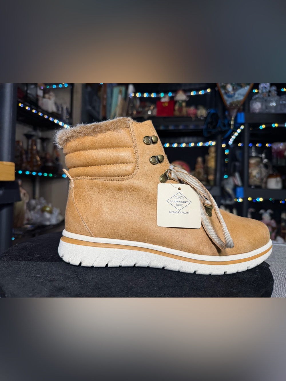St. John's Bay Women’s Winter Boots Faux Fur Memory Foam Size 9 - Picture 2 of 9